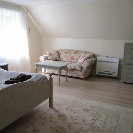 Tueve Apartment *