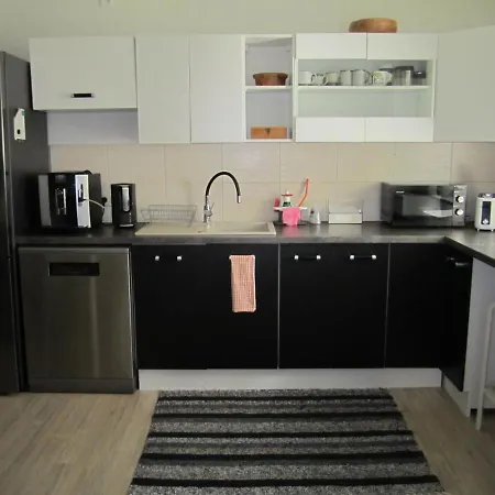 Tueve Apartment *